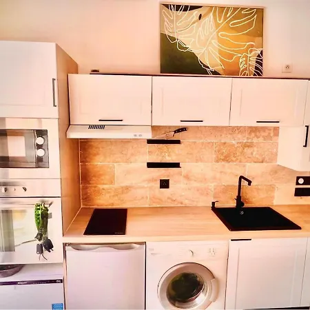 Semesterbostad Le Salamandra *